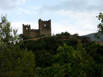 Château de Ruesta, sur les chemins de Saint-Jacques de Compostelle